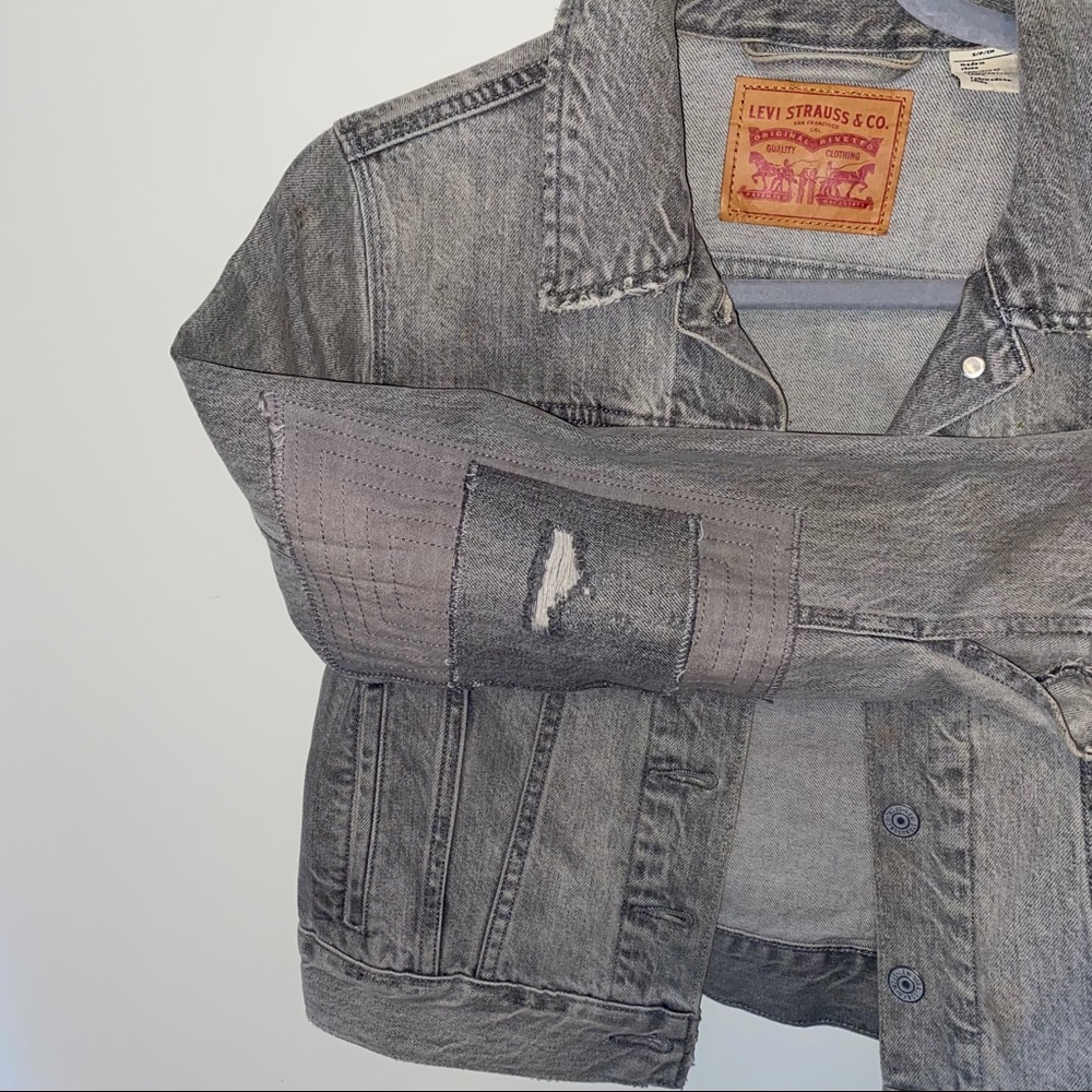 LEVIS DENIM JACKET